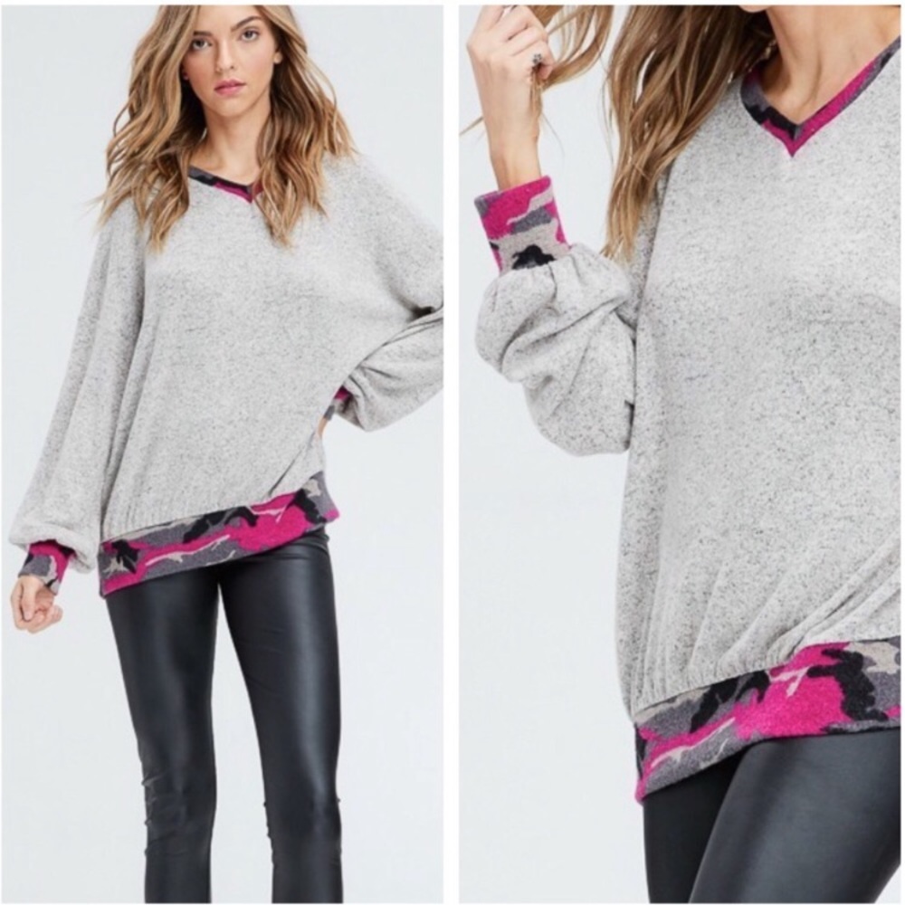 Hacci Pink Camo Trim V-neck Top sz M